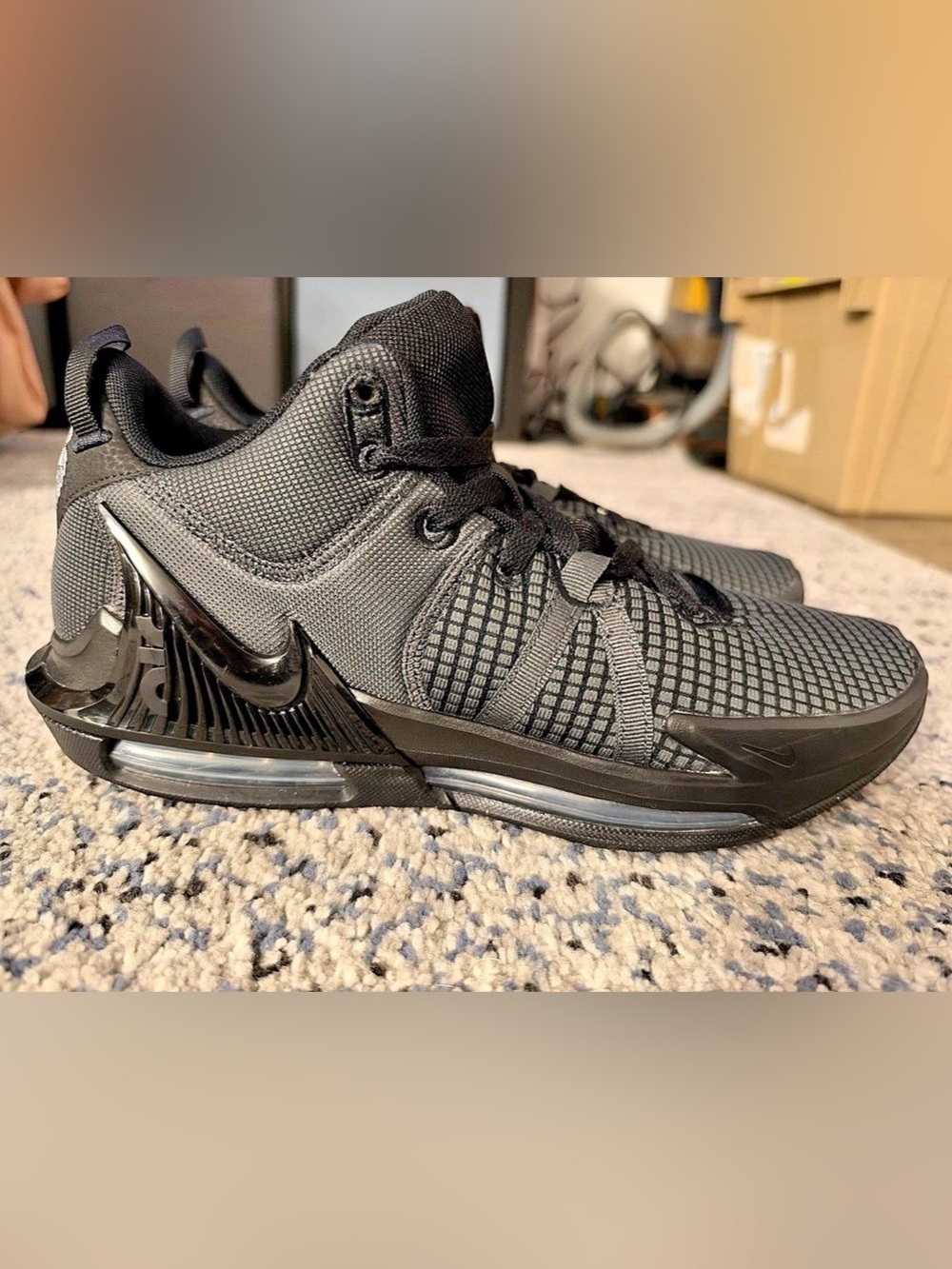 Nike LeBron Witness 7 Men's Athletic Shoes US 11 Black